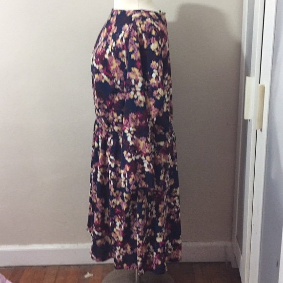 JustFab Spring Floral Dress in 3X - Picture 4 of 10